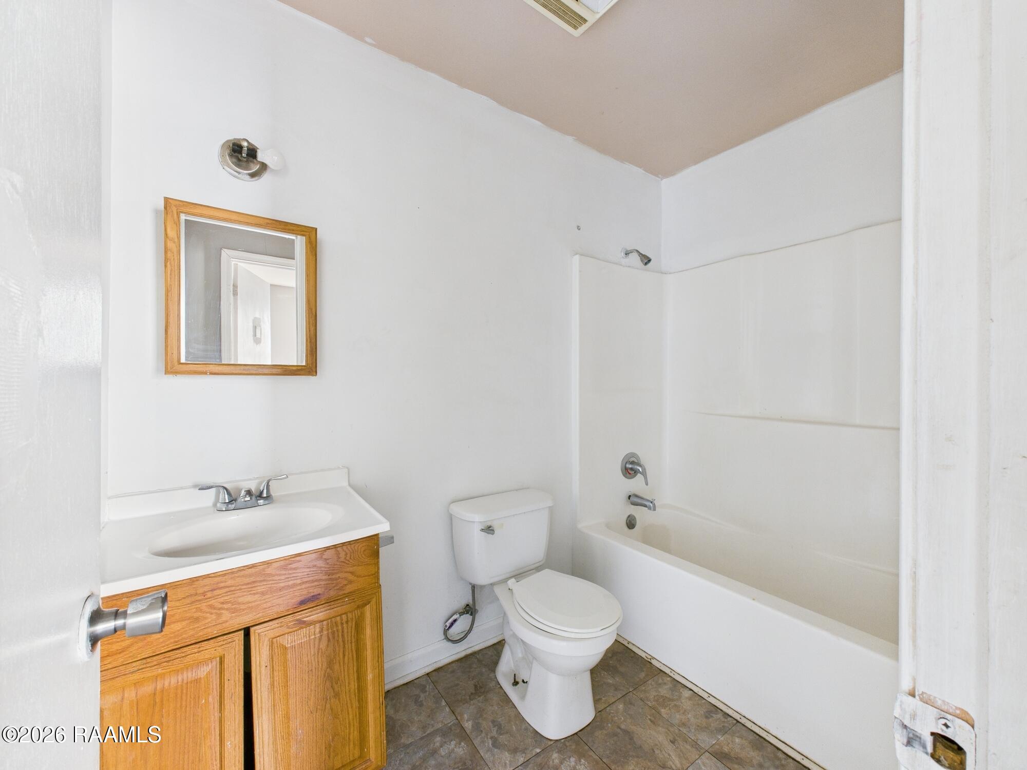 611 Walker Road Lafayette, LA 70506 - Photo 16 of 18 CAM04246G0-PR0214-STILL007