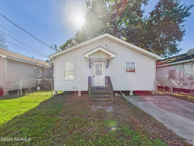 $900 | 611 Walker Road, Lafayette, LA 70506