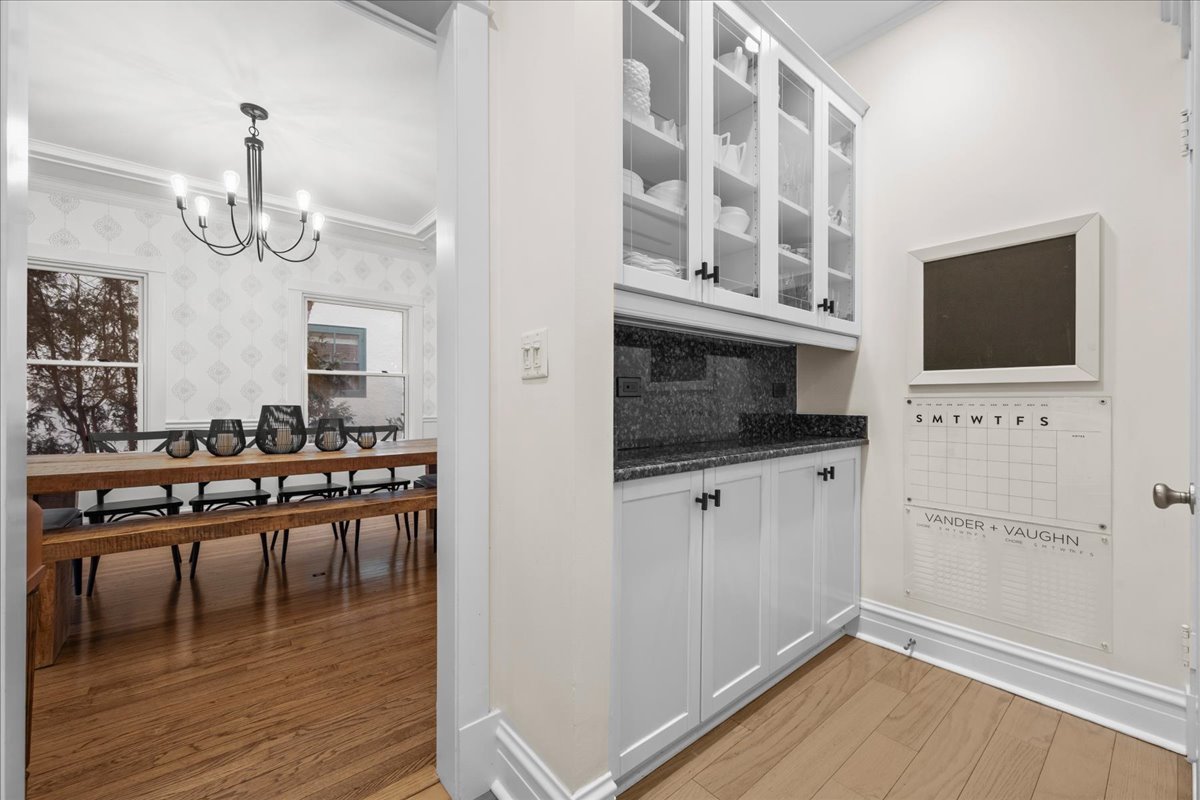 526 8th Street Wilmette, IL 60091 - Photo 14 of 38