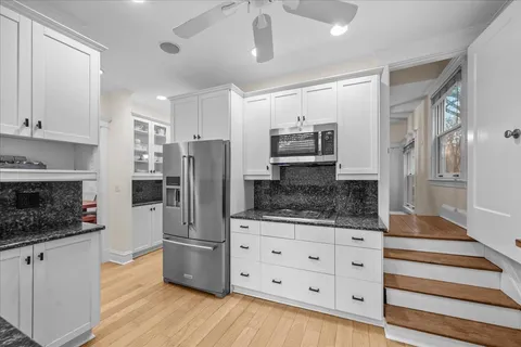 $1,295,000 | 526 8th Street, Wilmette, IL 60091