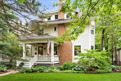$1,295,000 | 526 8th Street, Wilmette, IL 60091