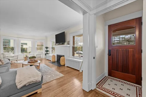 $1,295,000 | 526 8th Street, Wilmette, IL 60091