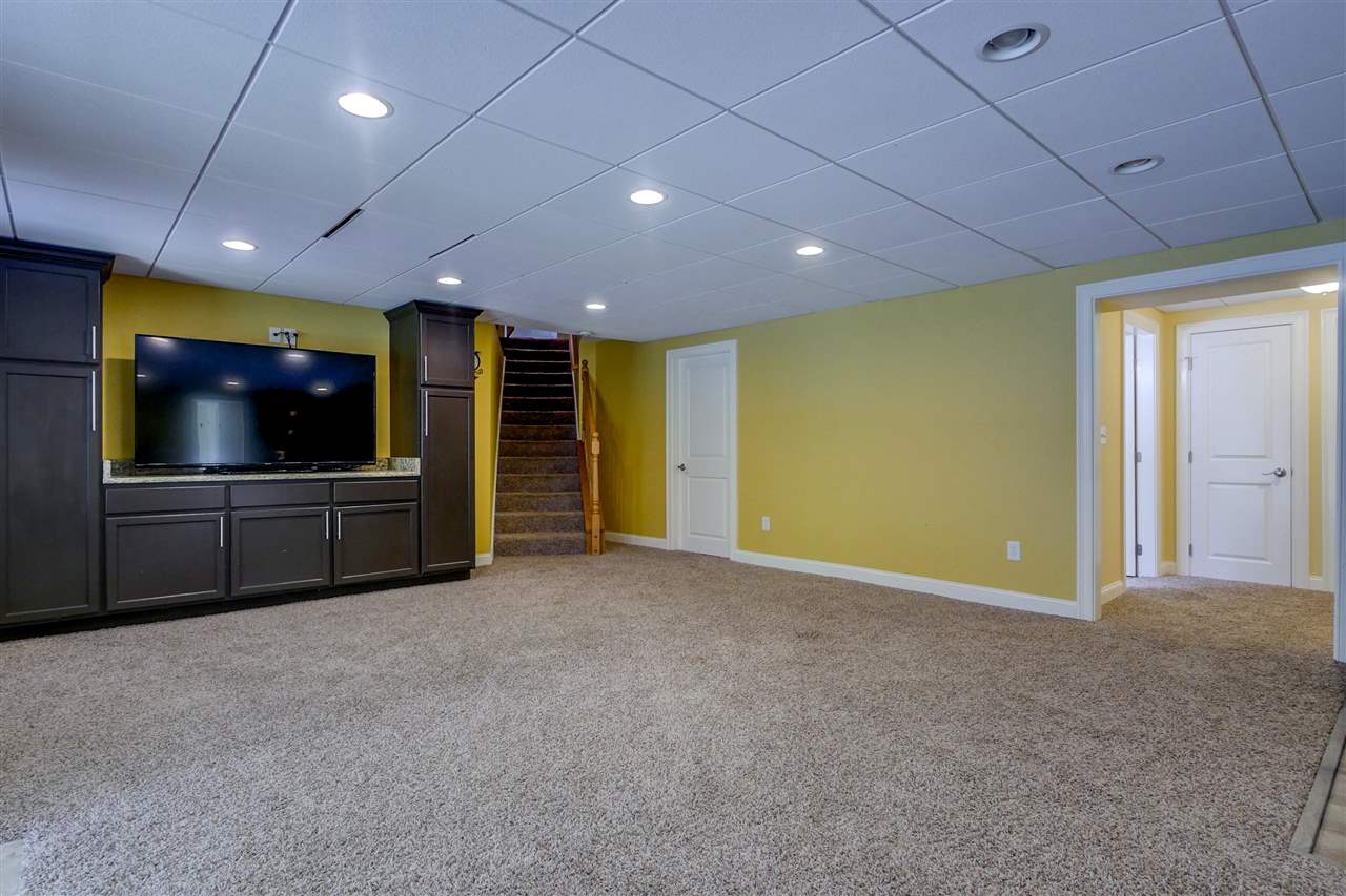 10 Lewis Road New Boston, NH 03070 - Photo 29 of 40