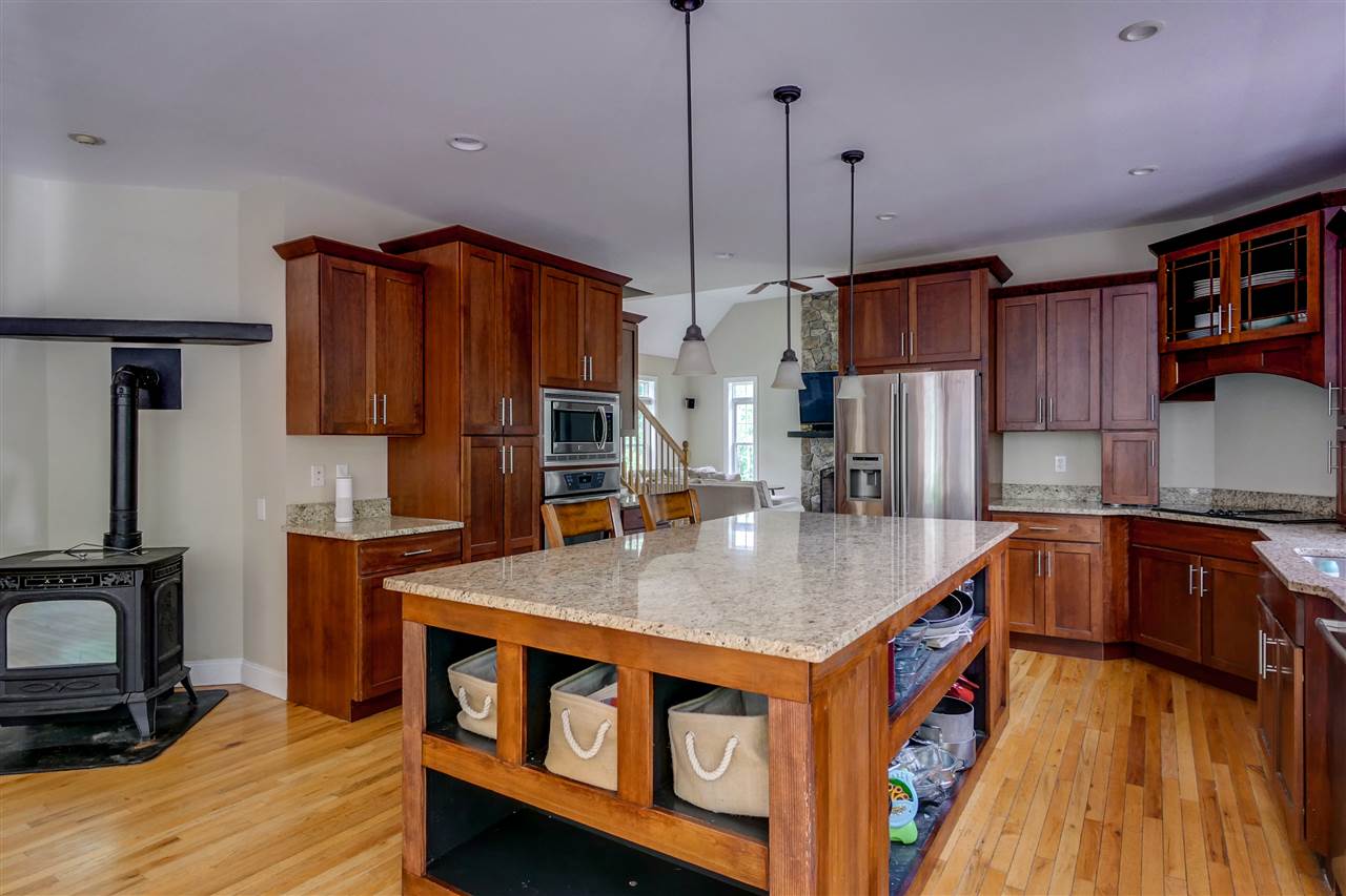 10 Lewis Road New Boston, NH 03070 - Photo 7 of 40