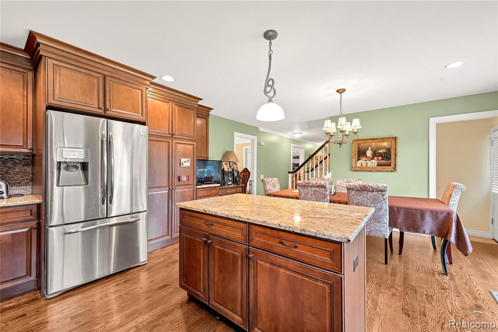 510 Thorntree Road Grosse Pointe Woods, MI 48236 - Photo 10 of 40