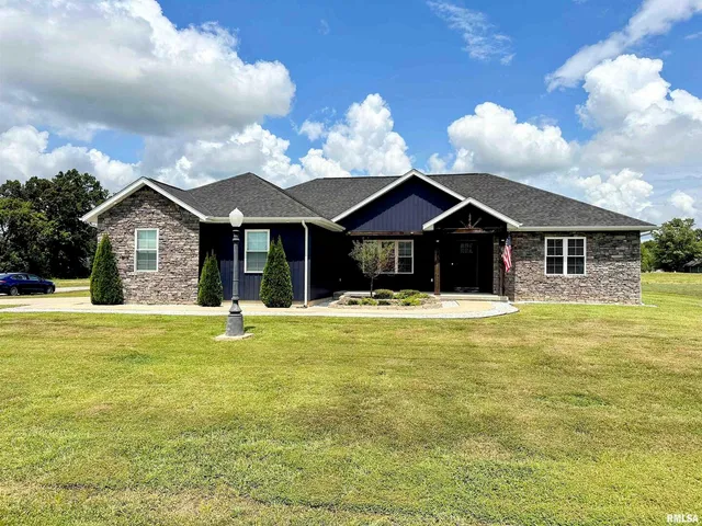 $419,900 | 1106 Falcon Court, Carterville, IL 62918