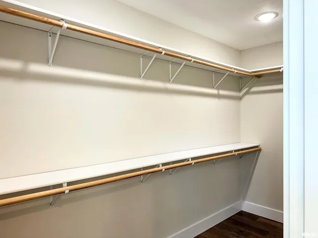 $419,900 | 1106 Falcon Court, Carterville, IL 62918