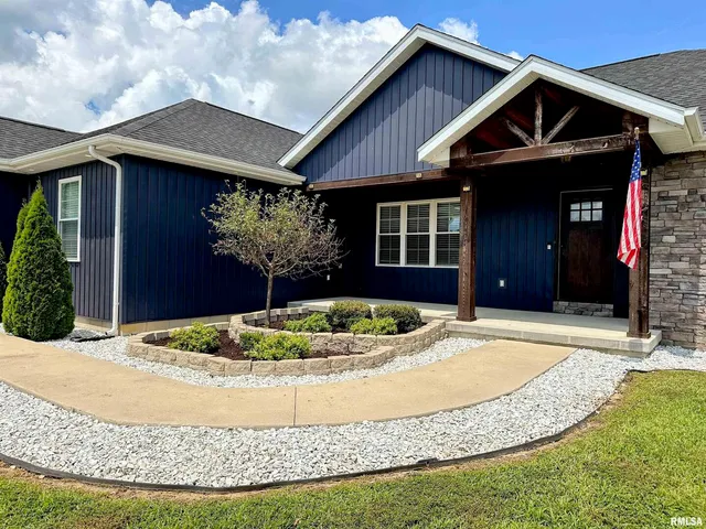 $419,900 | 1106 Falcon Court, Carterville, IL 62918