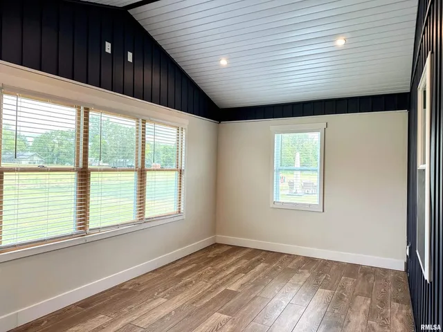 $419,900 | 1106 Falcon Court, Carterville, IL 62918