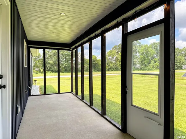 $419,900 | 1106 Falcon Court, Carterville, IL 62918