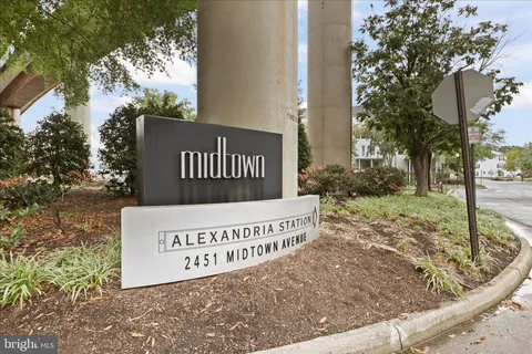 $320,000 | 2451 Midtown Avenue, Unit 819, Alexandria, VA 22303