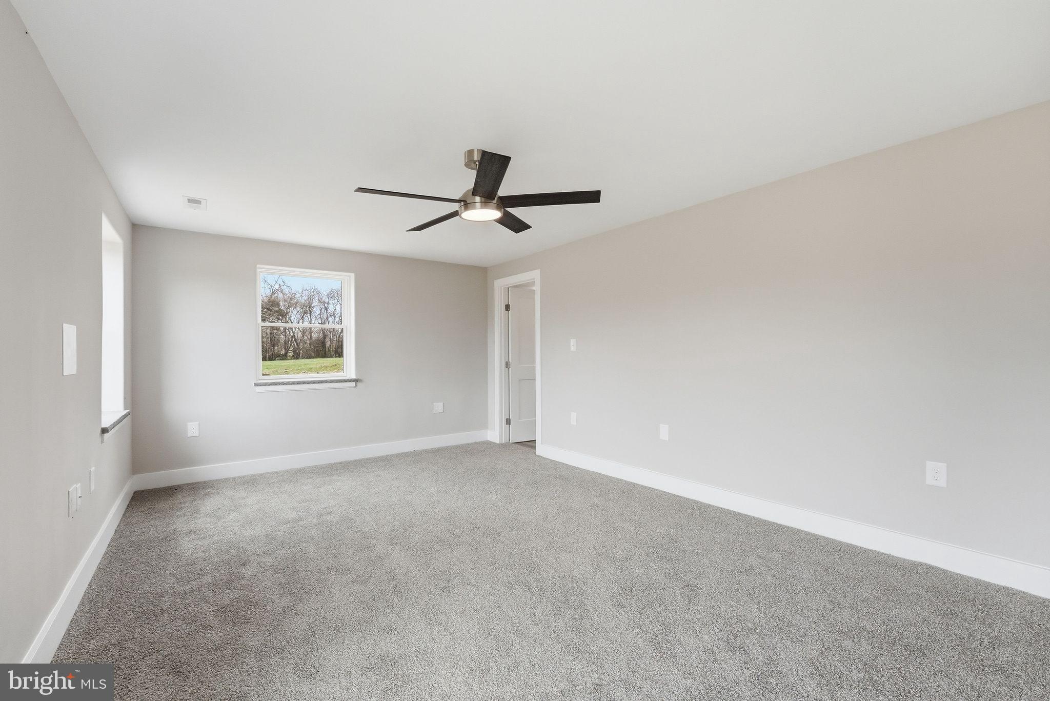 11346 Obannons Mill Road Boston, VA 22713 - Photo 43 of 101 Spacious, light-filled room awaits you.
