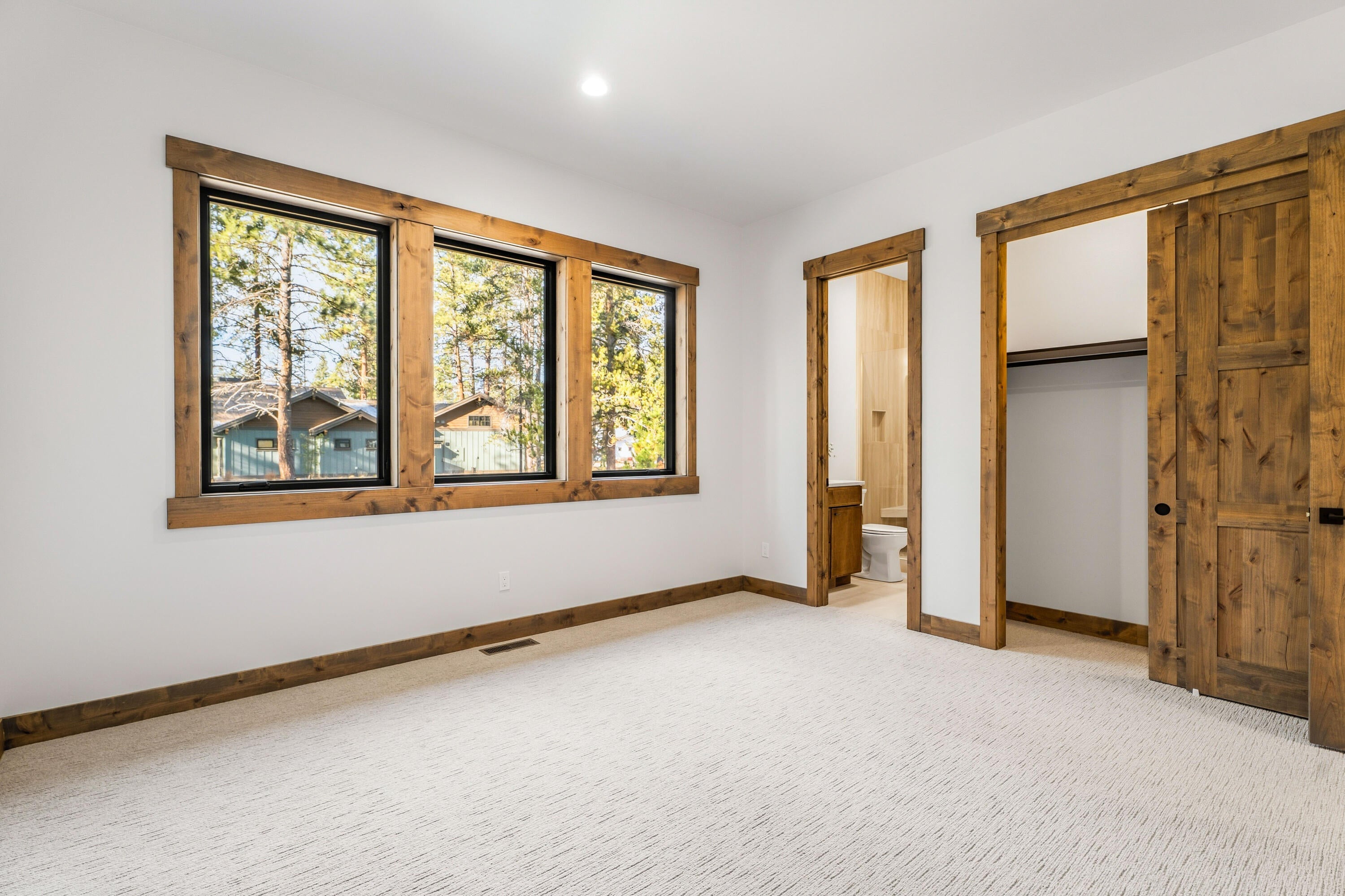 17875 Preservation Loop Bend, Unit 422 Bend, OR 97707 - Photo 42 of 90 En-Suite