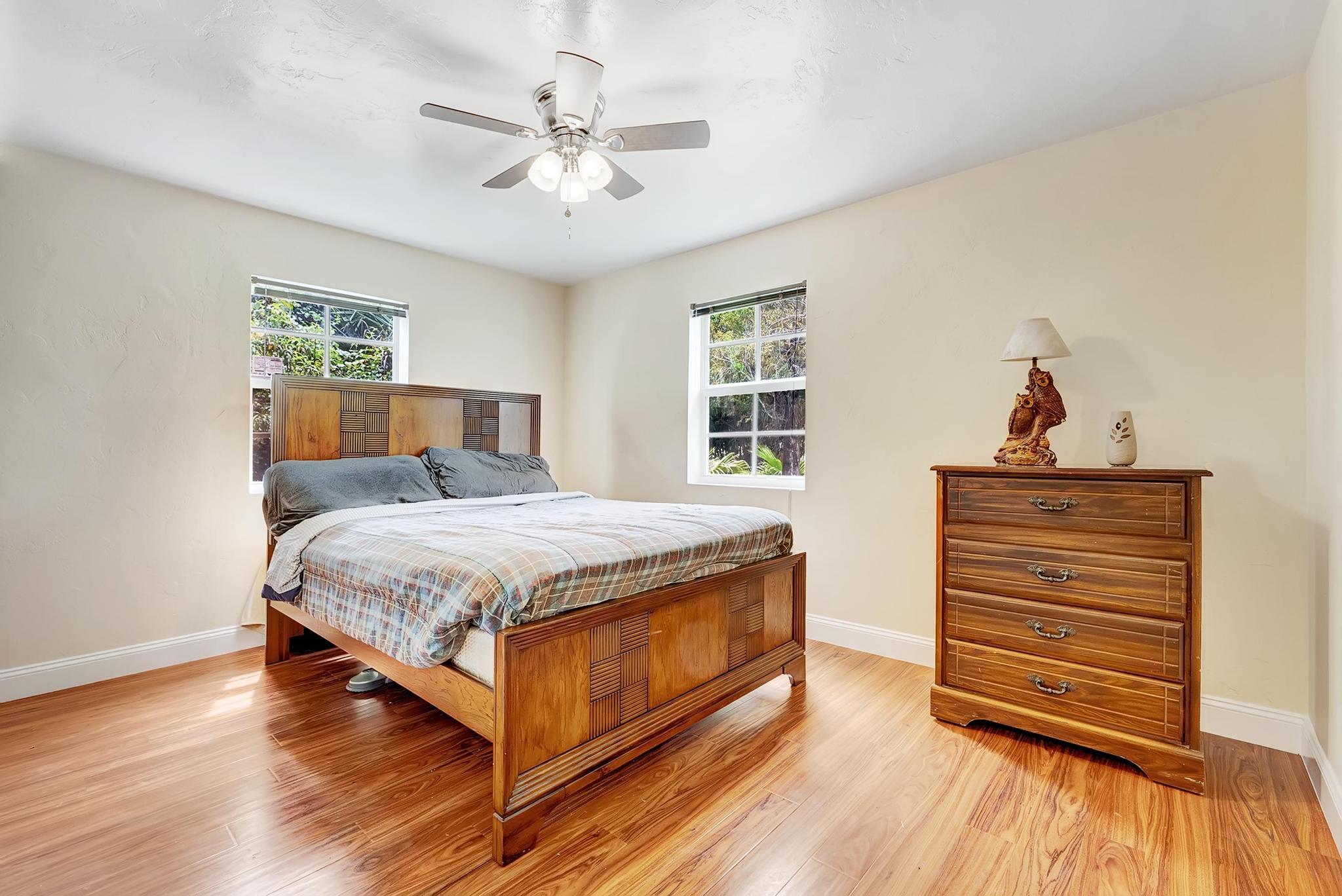607 Aspen Road West Palm Beach, FL 33409 - Photo 7 of 30 _WAL2070