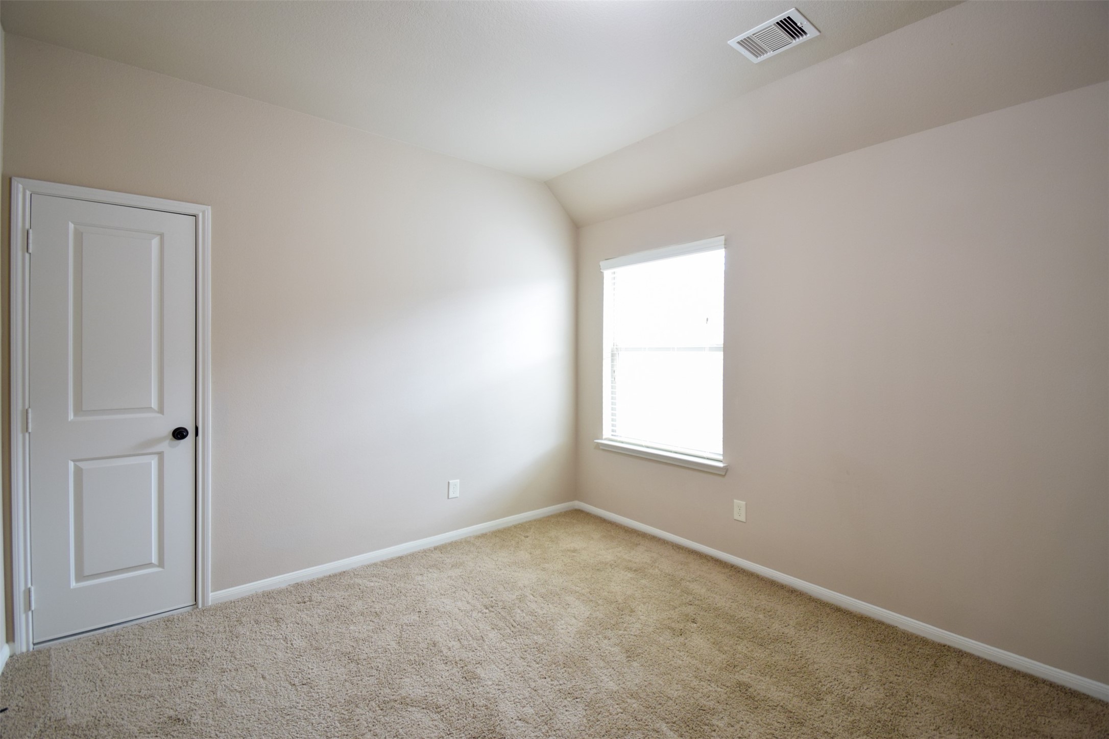 27363 Pendleton Trace Drive Spring, TX 77386 - Photo 19 of 26 an empty room with a window