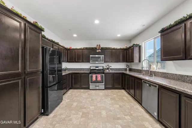 $498,500 | 2517 San Madrid Way, Rosamond, CA 93560