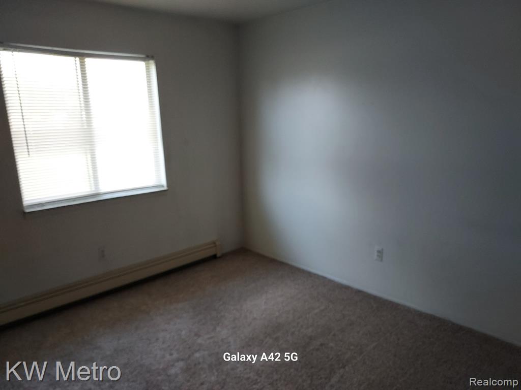 30010 Utica Road, Unit 5 Roseville, MI 48066 - Photo 8 of 14