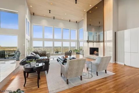 $2,285,000 | 142 Deer Run, Green Brook, NJ 07069