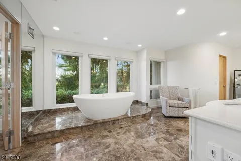 $2,285,000 | 142 Deer Run, Green Brook, NJ 07069
