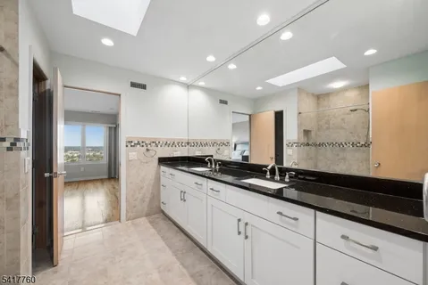 $2,285,000 | 142 Deer Run, Green Brook, NJ 07069