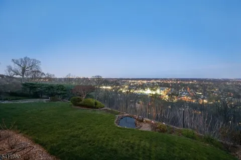 $2,285,000 | 142 Deer Run, Green Brook, NJ 07069