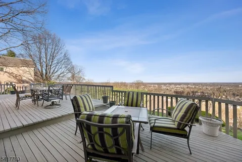 $2,285,000 | 142 Deer Run, Green Brook, NJ 07069