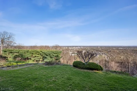$2,285,000 | 142 Deer Run, Green Brook, NJ 07069
