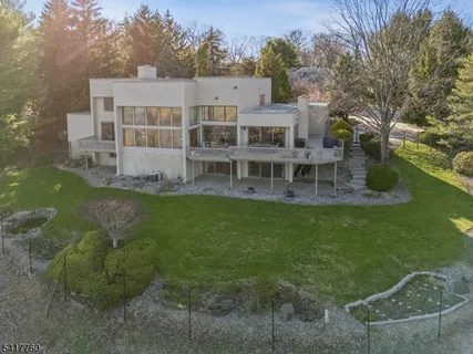 $2,285,000 | 142 Deer Run, Green Brook, NJ 07069