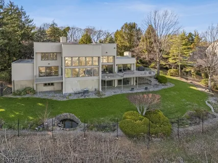 $2,285,000 | 142 Deer Run, Green Brook, NJ 07069