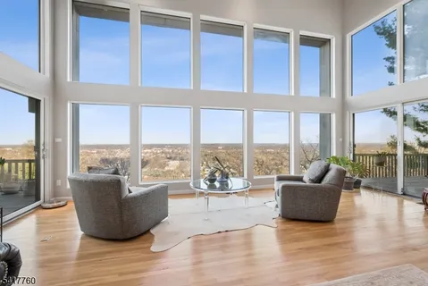$2,285,000 | 142 Deer Run, Green Brook, NJ 07069