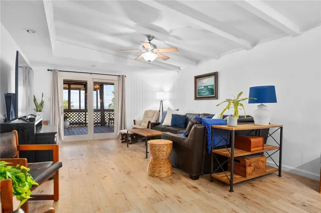 a view of a workspace with furniture and a livingroom