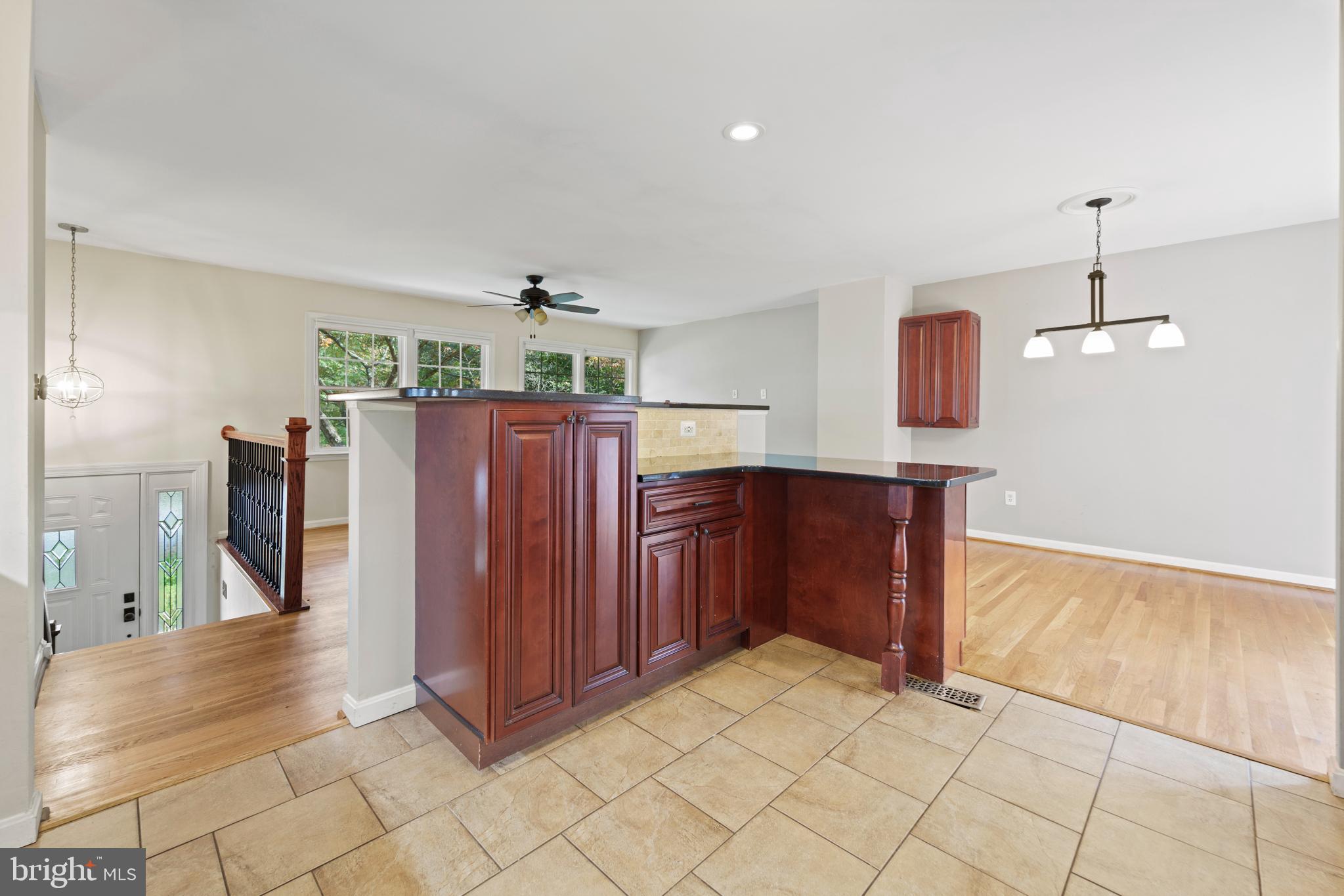 10807 Oldfield Drive Reston, VA 20191 - Photo 5 of 22