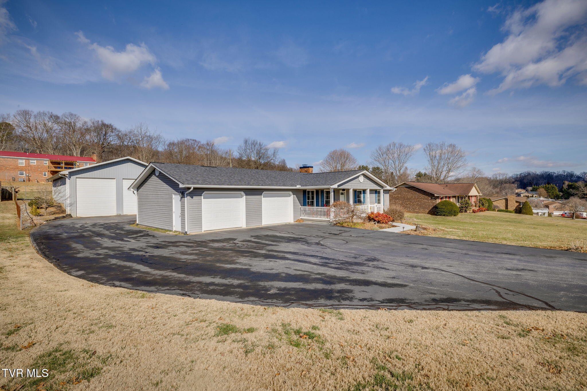 5028 Dublin Road Kingsport, TN 37664 - Photo 4 of 33 large-019beaa1-23da-713a-af07-438a790b33