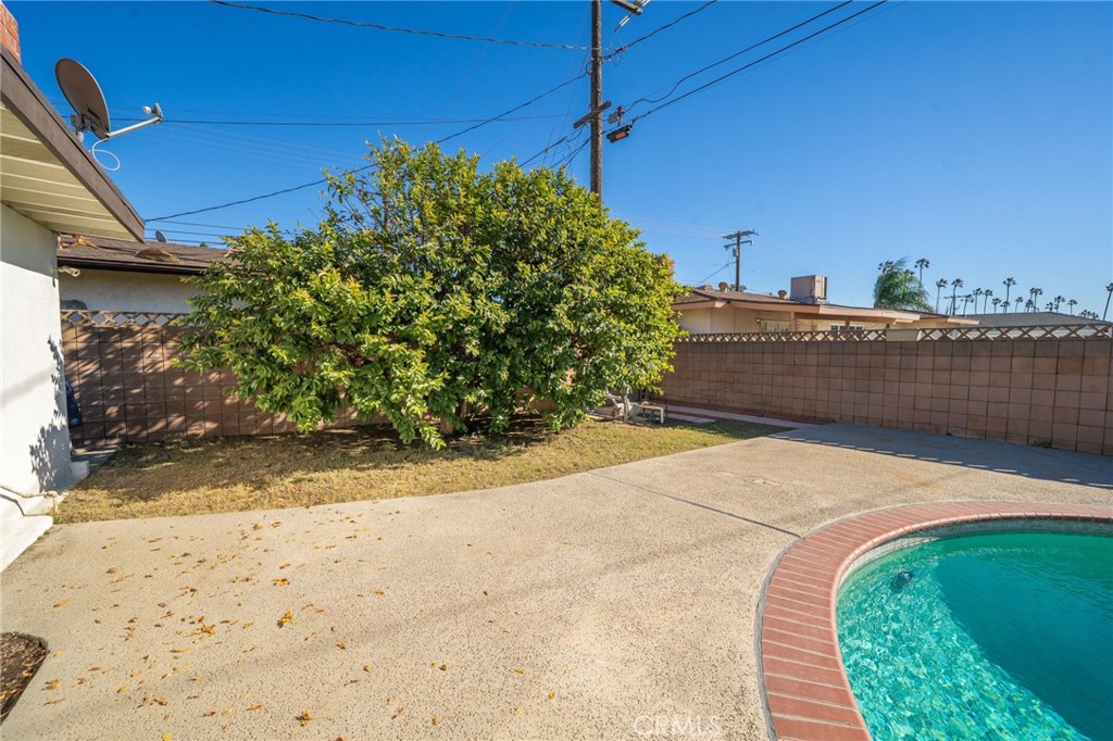 17481 Filbert Street Fontana, CA 92335 - Photo 36 of 37