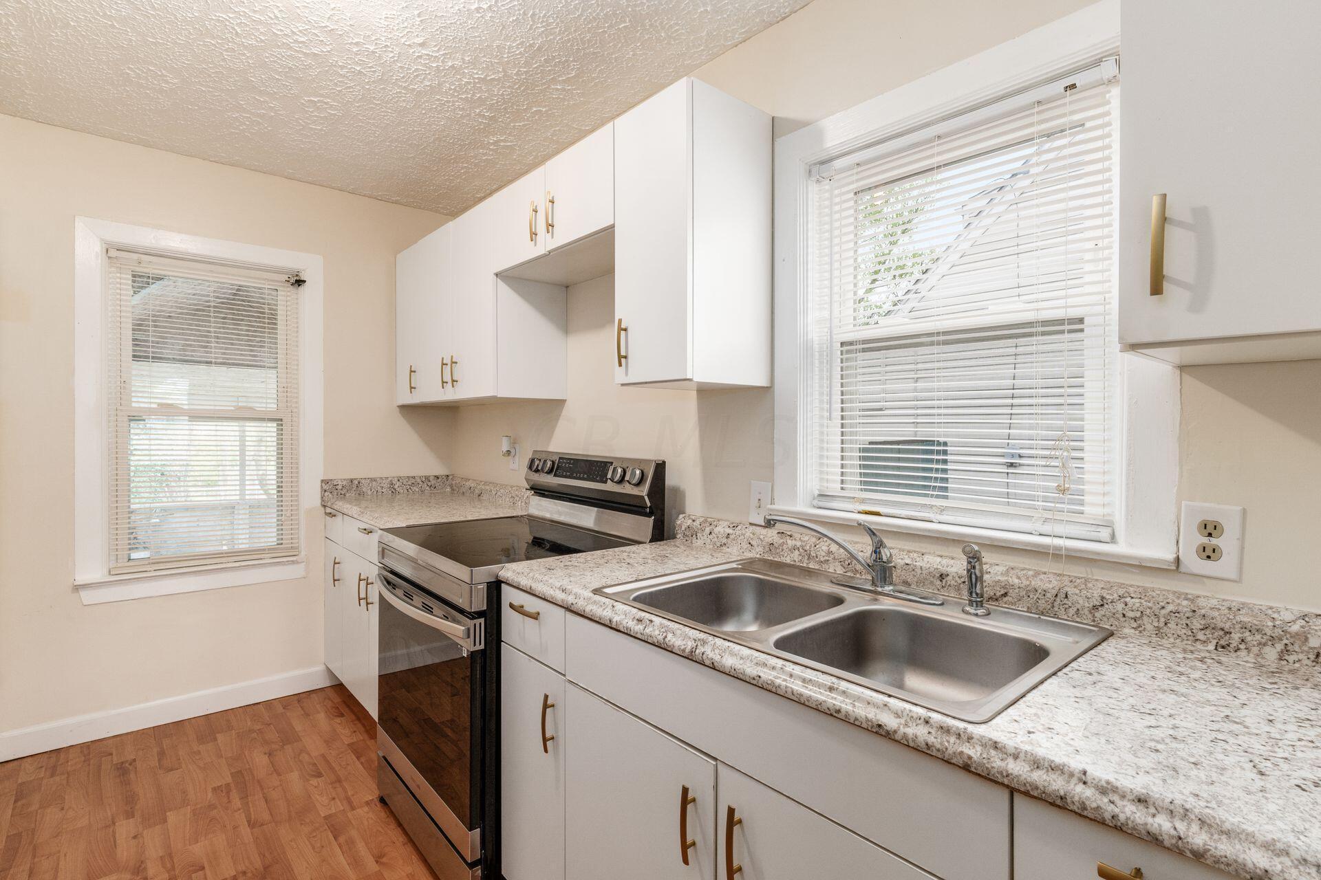 2181 Sagamore Road Columbus, OH 43219 - Photo 6 of 26 Kitchen 2