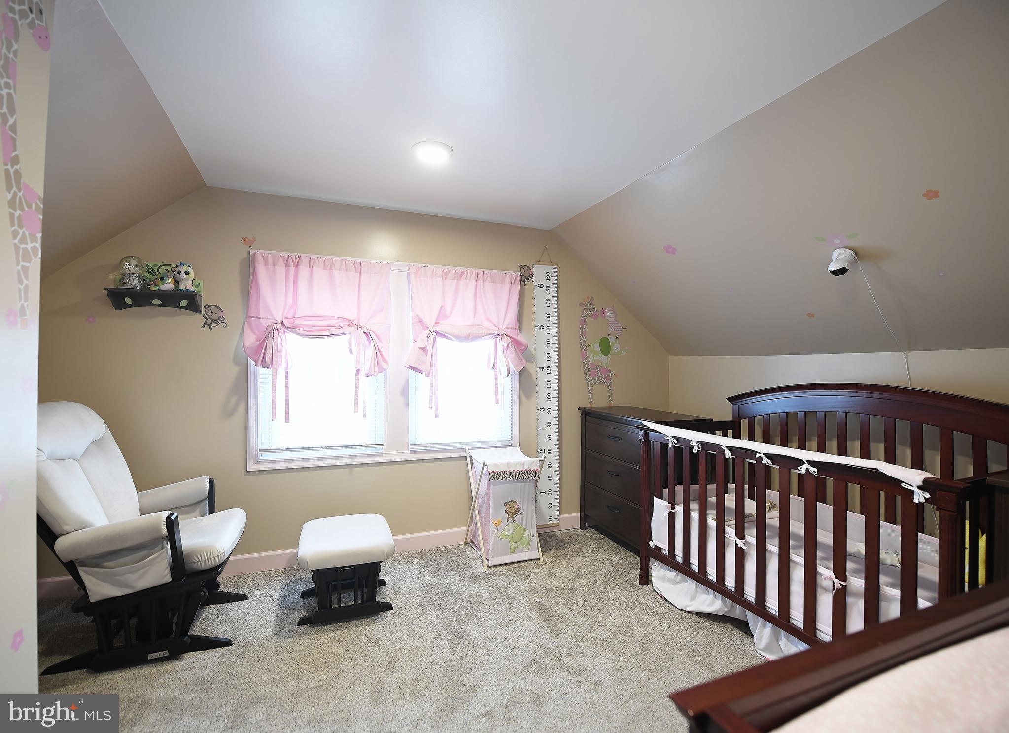 2011 Oakland Road Baltimore, MD 21220 - Photo 21 of 33 Large second bedroom w rec'ed light
