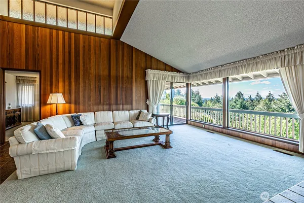 $1,000,000 | 8926 51st Street West, University Place, WA 98467