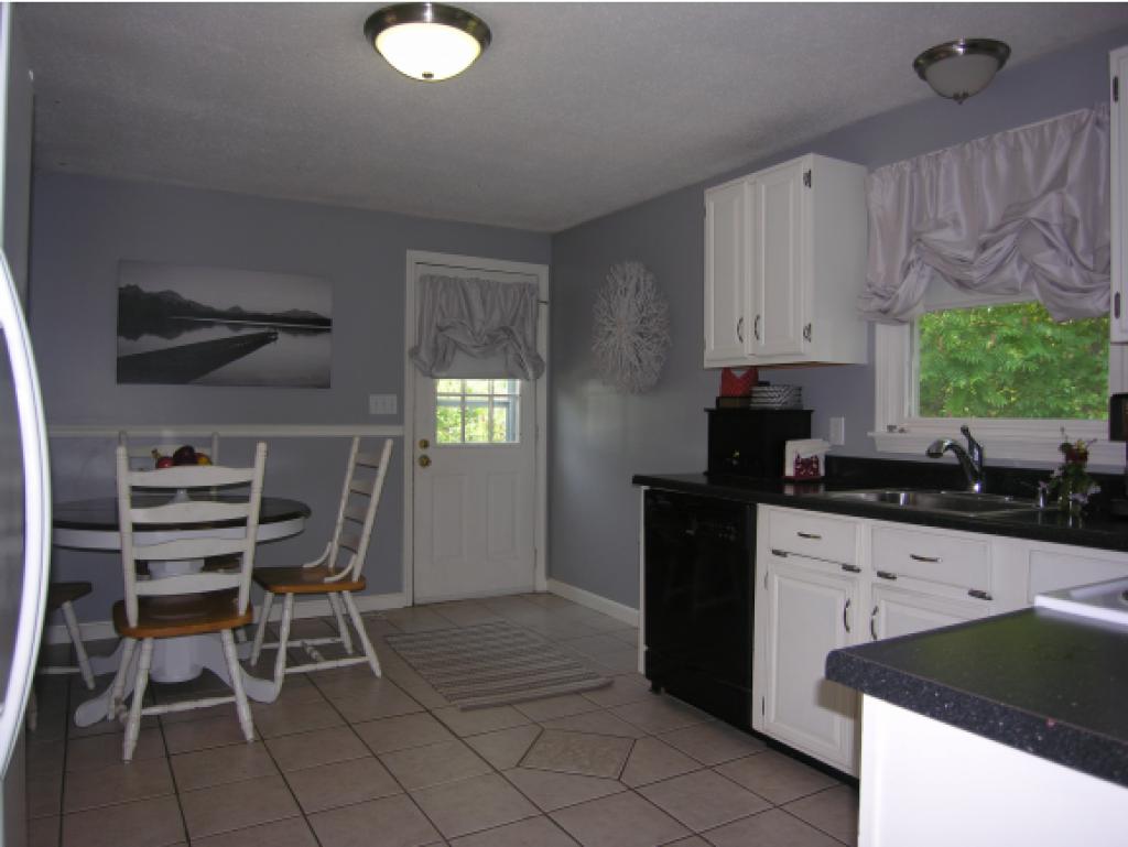 42 A Windham Road Hudson, NH 03051 - Photo 5 of 23