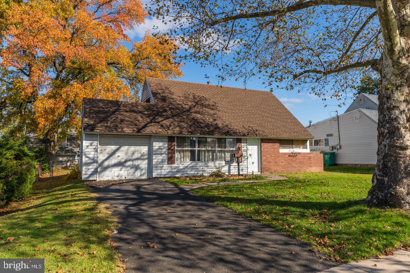 32 Maroon Road Levittown, PA 19056 - Photo 1 of 21 Gallery Image 1