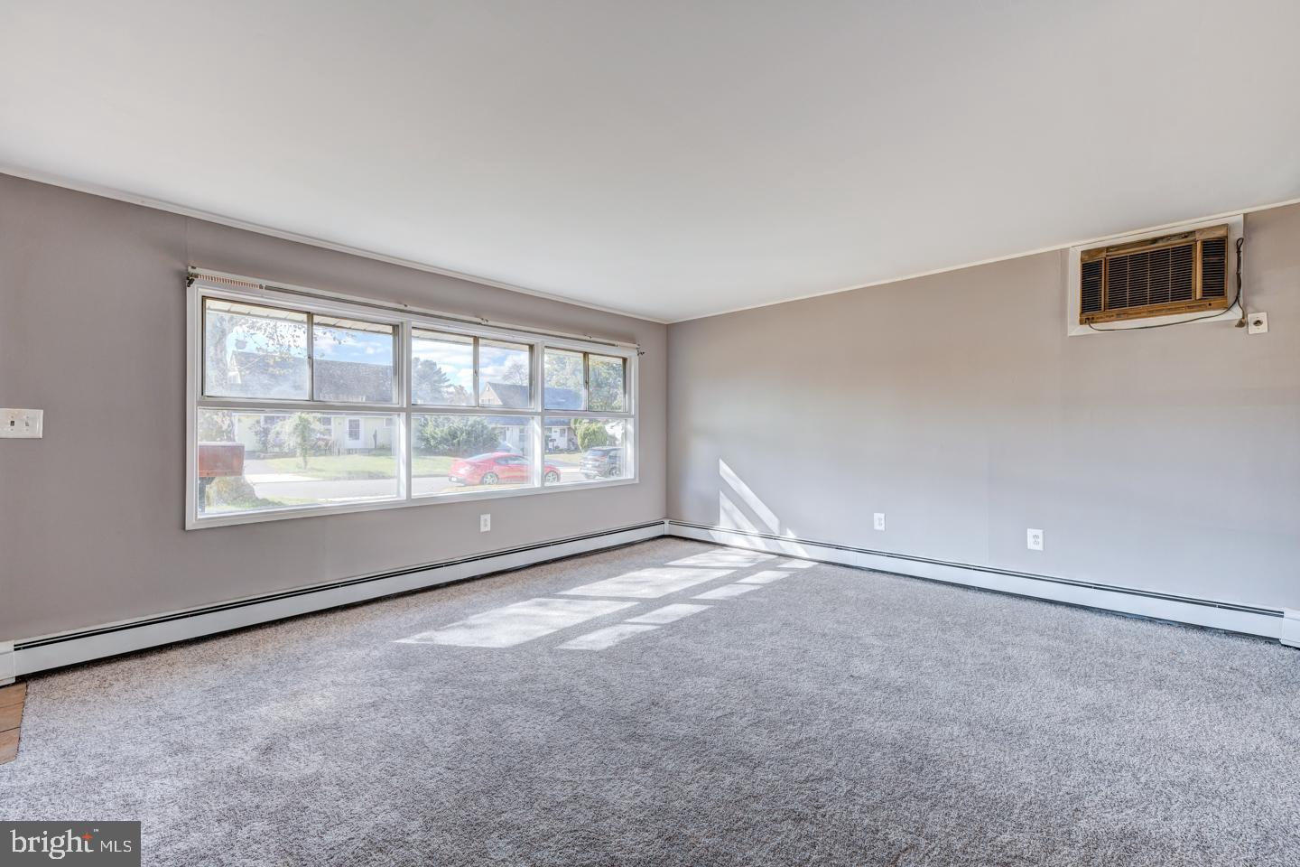 32 Maroon Road Levittown, PA 19056 - Photo 2 of 21 Gallery Image 2