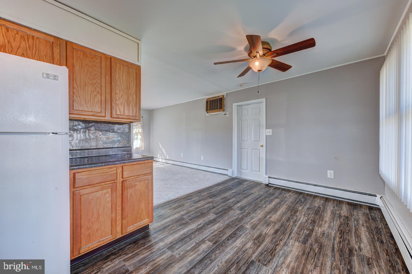 32 Maroon Road Levittown, PA 19056 - Photo 6 of 21 Gallery Image 6