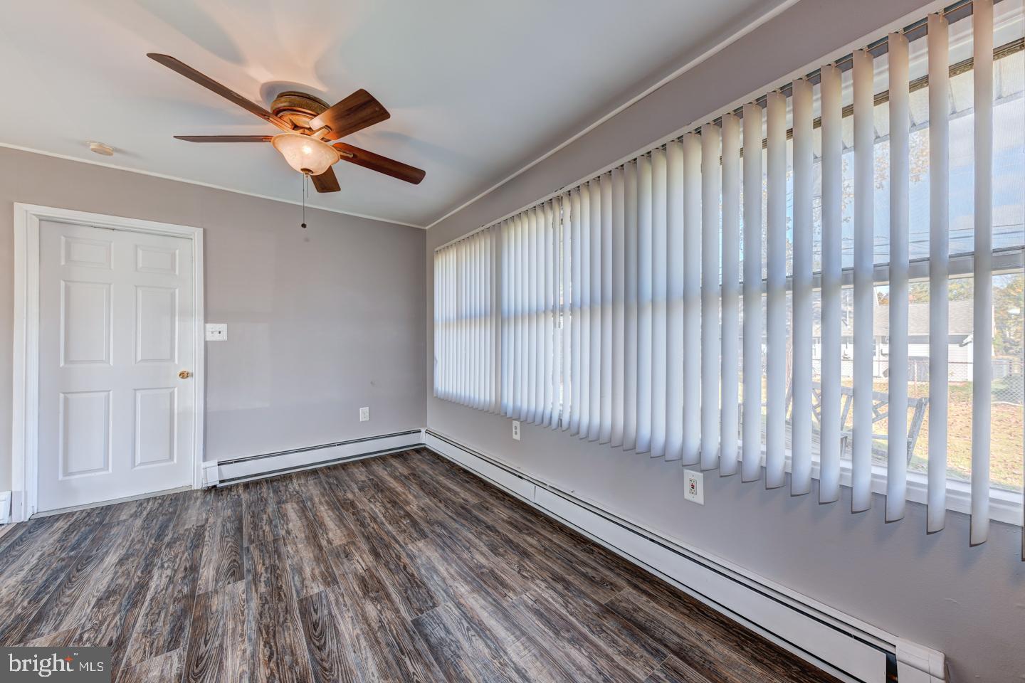 32 Maroon Road Levittown, PA 19056 - Photo 7 of 21 Gallery Image 7