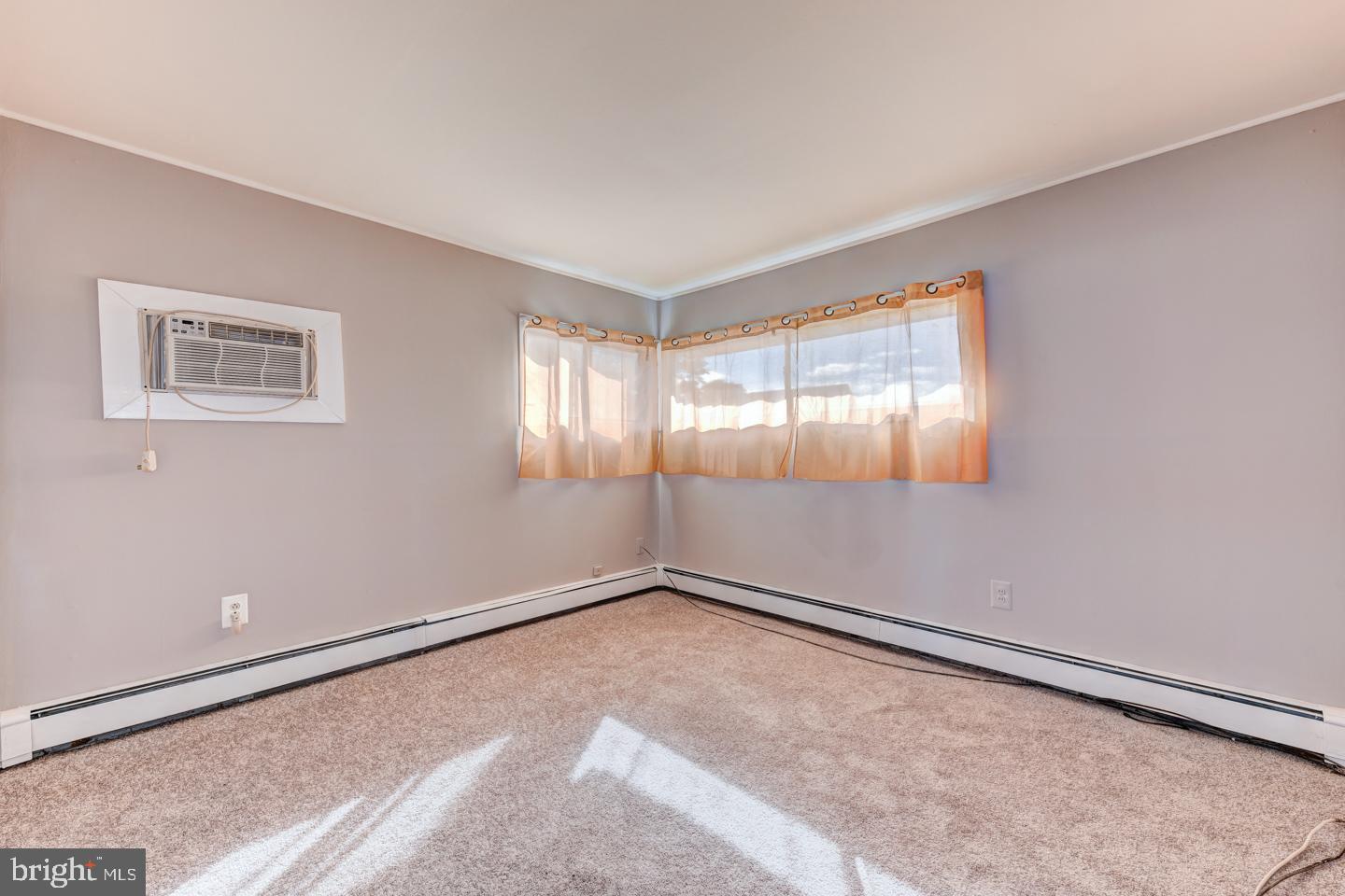 32 Maroon Road Levittown, PA 19056 - Photo 10 of 21 Gallery Image 10