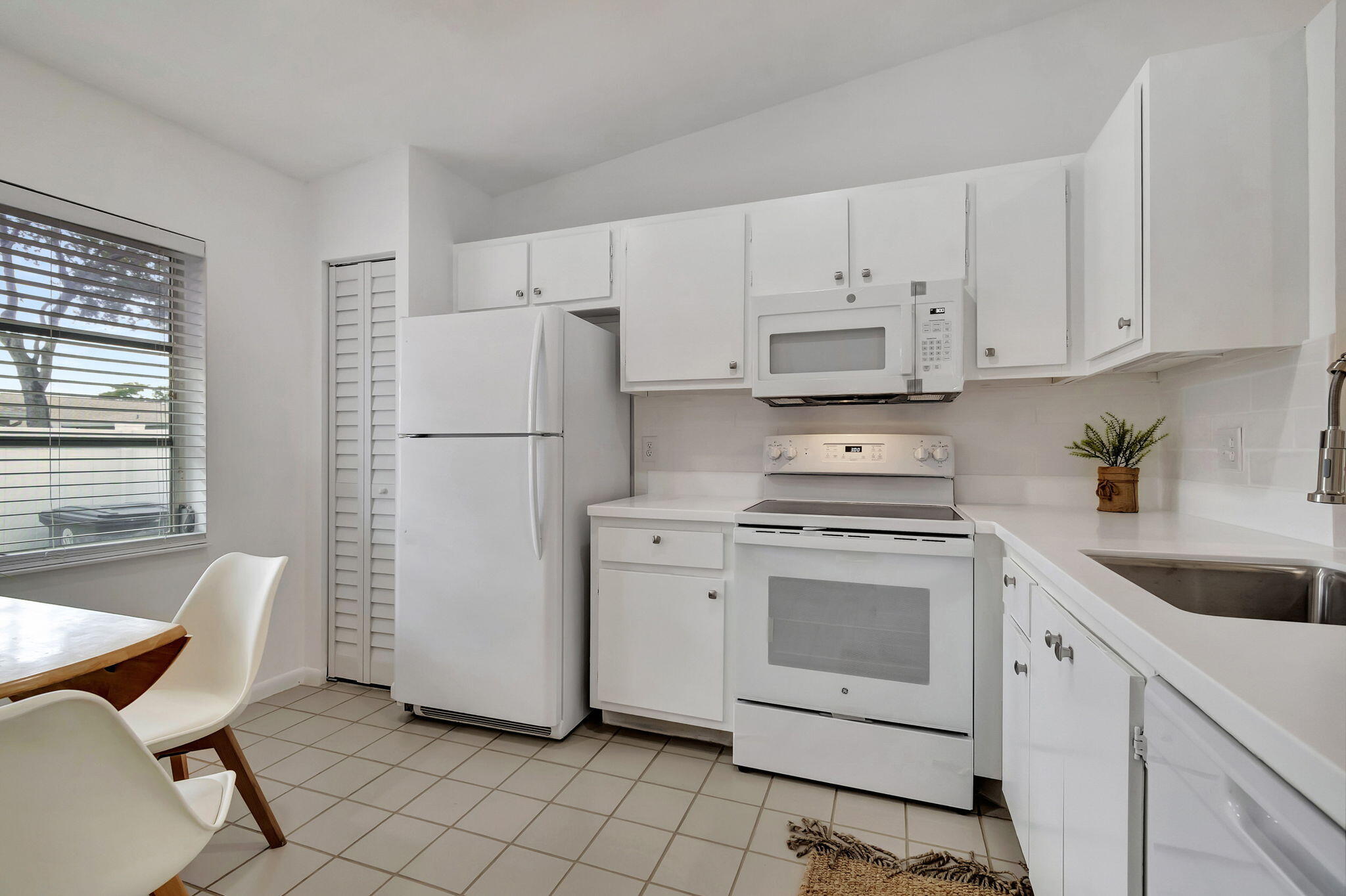 8625 Dreamside Lane Boca Raton, FL 33496 - Photo 17 of 60 19-web-or-mls-DSC_4399