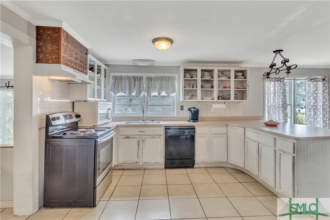 402 North Ash Street Springfield, GA 31329 - Photo 11 of 43 Kitchen