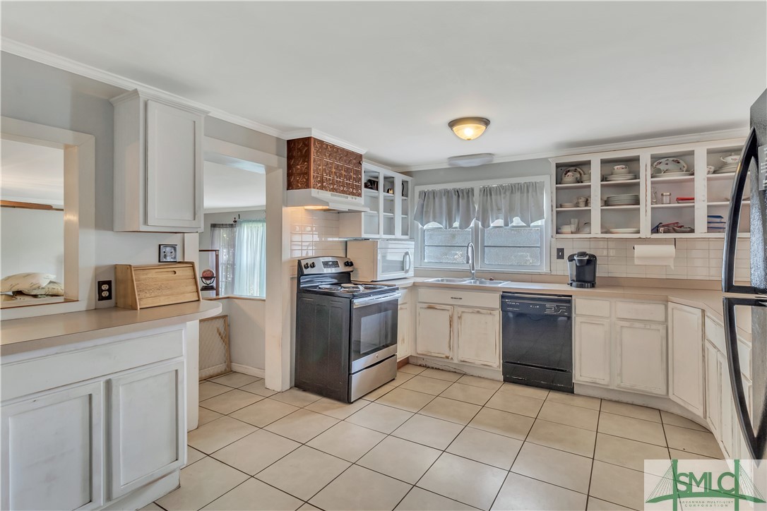 402 North Ash Street Springfield, GA 31329 - Photo 12 of 43 Kitchen