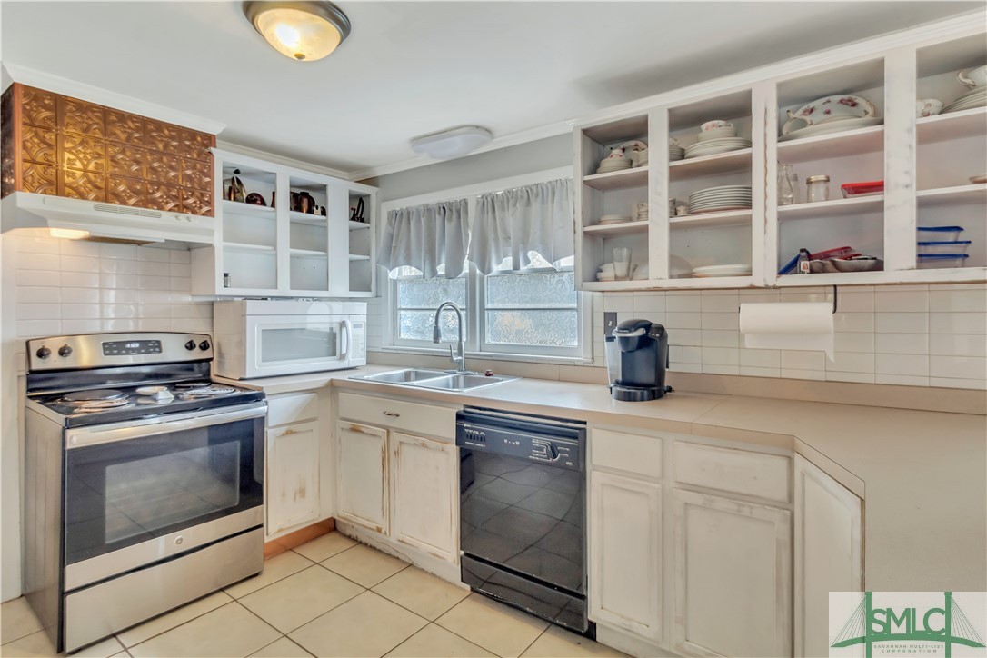 402 North Ash Street Springfield, GA 31329 - Photo 13 of 43 Kitchen