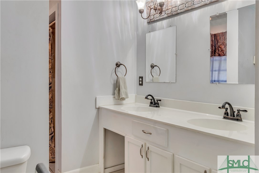 402 North Ash Street Springfield, GA 31329 - Photo 19 of 43 Primary Bath