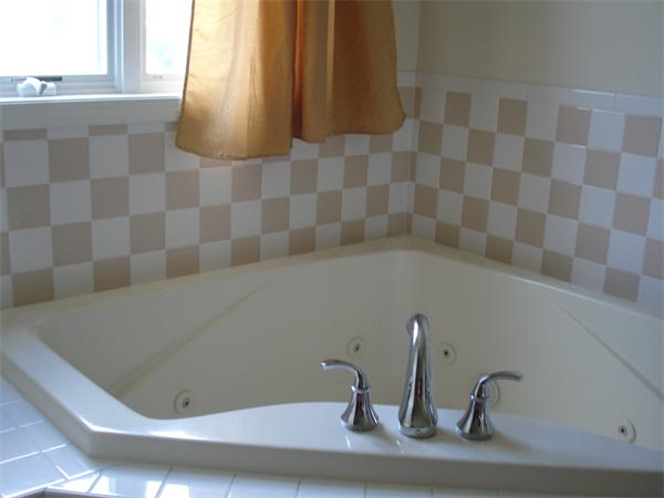19 Redgate Road Dracut, MA 01826 - Photo 13 of 17 Gallery Image 13