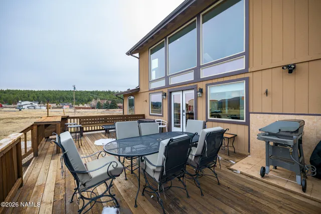 $1,225,000 | 8330 West Suzette Lane, Flagstaff, AZ 86001